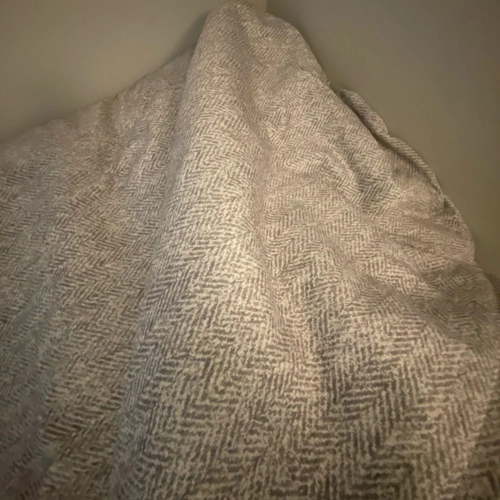 Brand new luxury cave dog bed